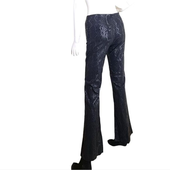 BeBe   - Picture 7 of 15